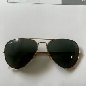 Ray-Ban Classic Gold Aviator Sunglasses